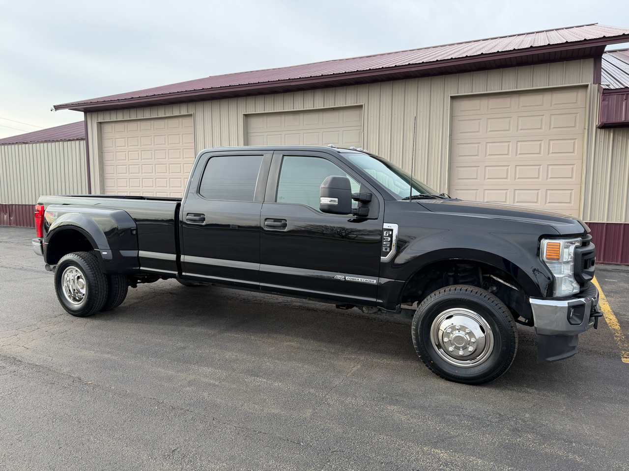 2022 Ford F-350 SD XL Crew Cab 4WD DRW