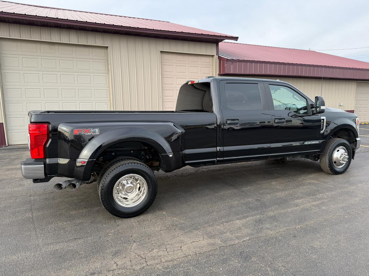 Ford F-350 SD XL Crew Cab 4WD DRW 2022