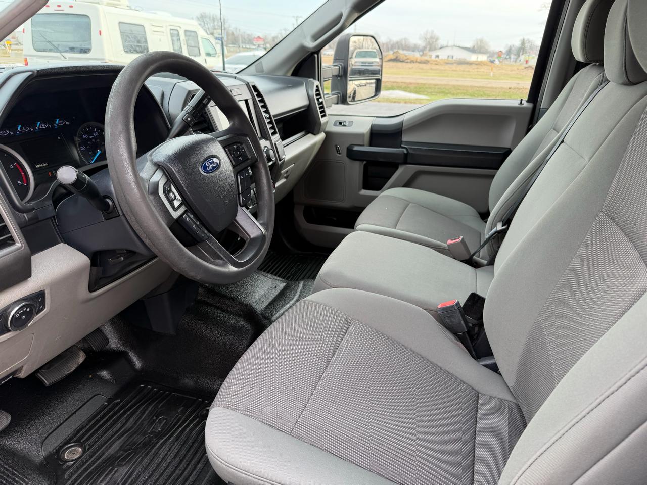 Ford F-350 SD XL Crew Cab 4WD DRW 2022