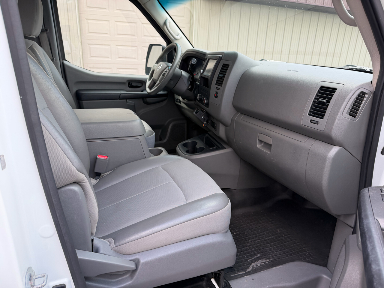 Nissan NV Cargo 2500 HD S V6 High Roof 2020