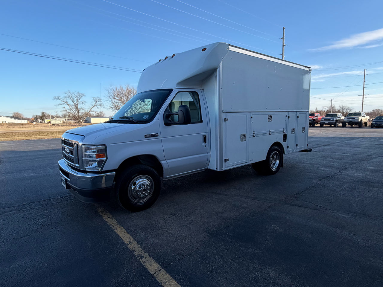 Ford Econoline E-350 Super Duty 2021