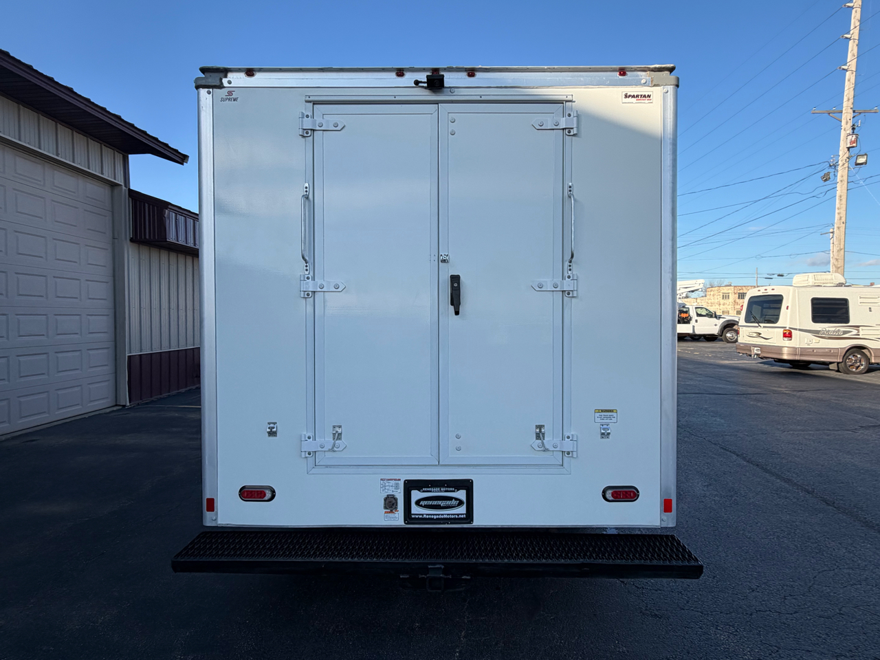 Ford Econoline E-350 Super Duty 2021