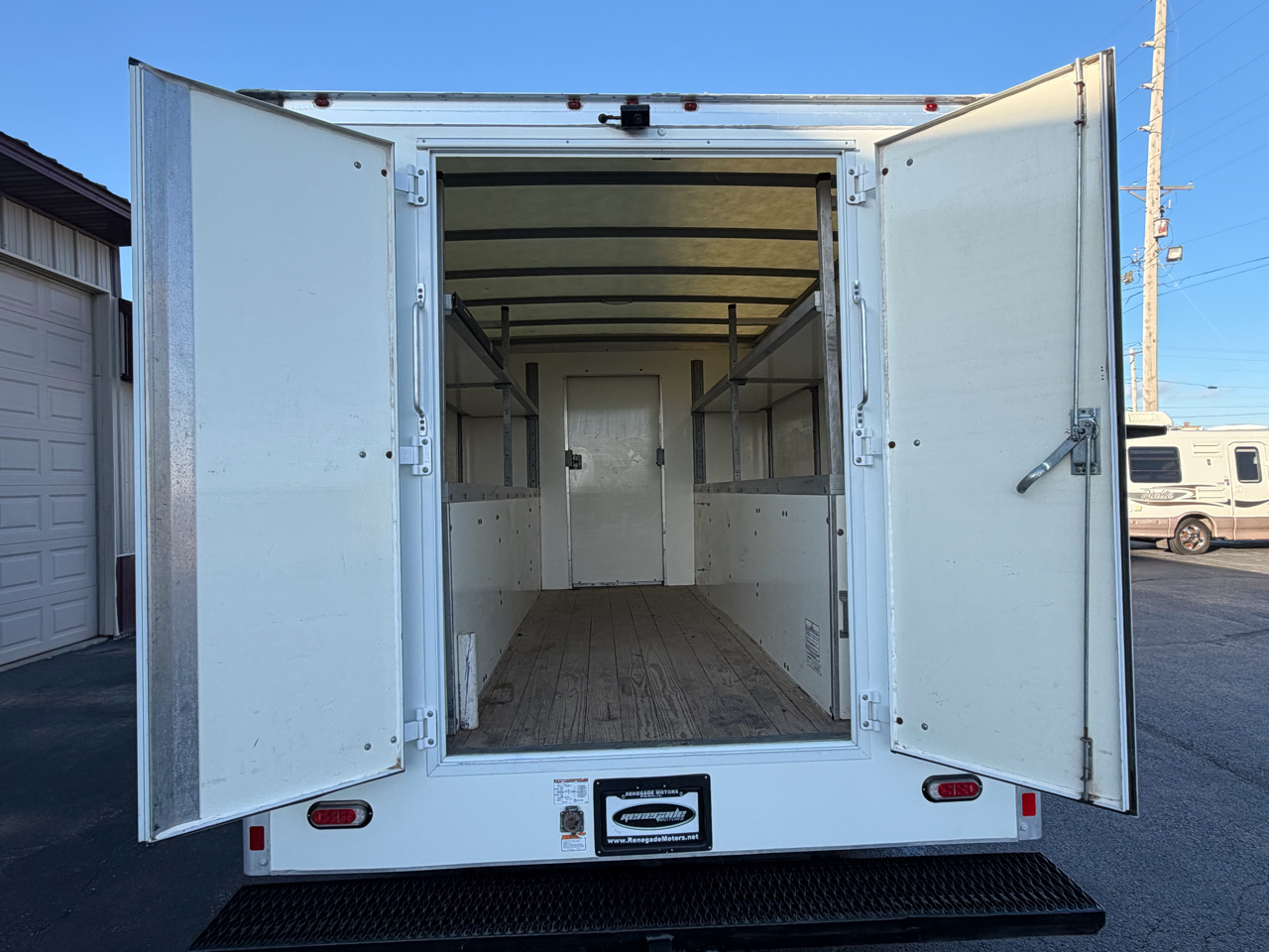 Ford Econoline E-350 Super Duty 2021