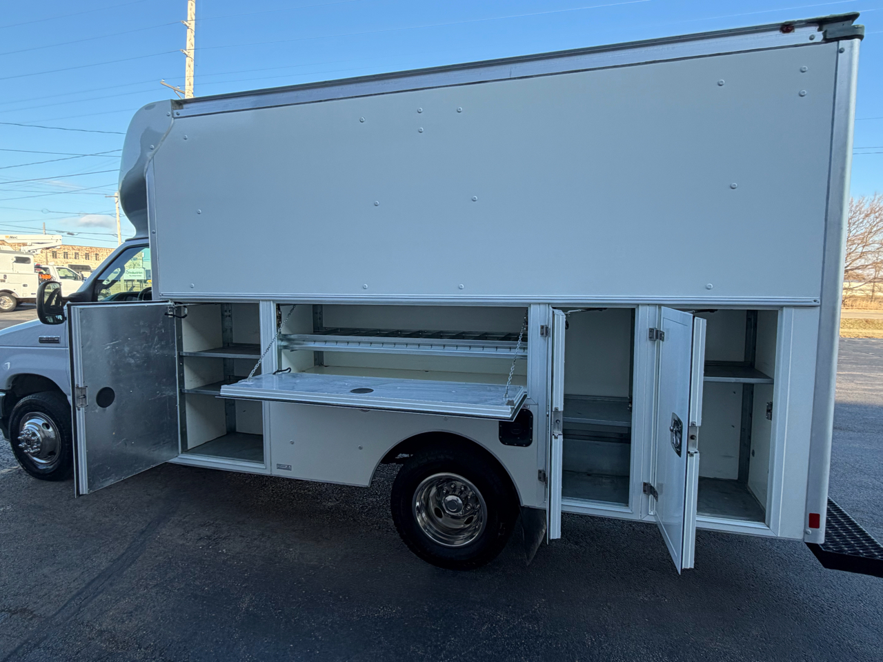 Ford Econoline E-350 Super Duty 2021