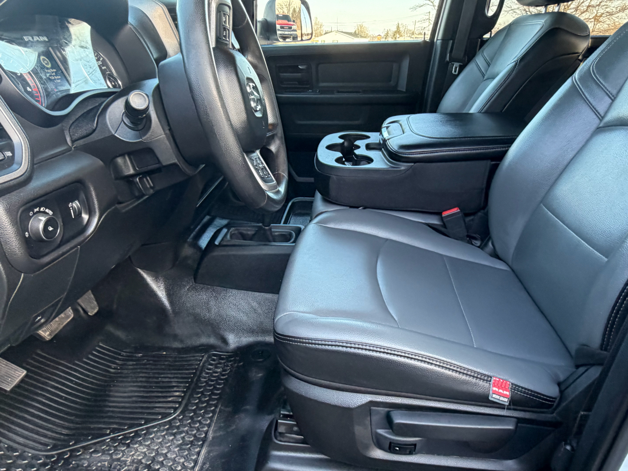 RAM 2500 Tradesman Crew Cab SWB 4WD 2022