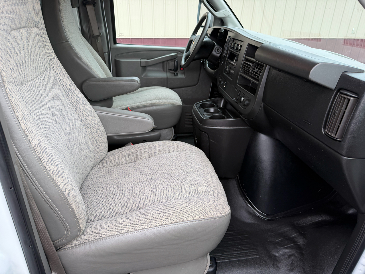 Chevrolet Express G3500 139" 2017