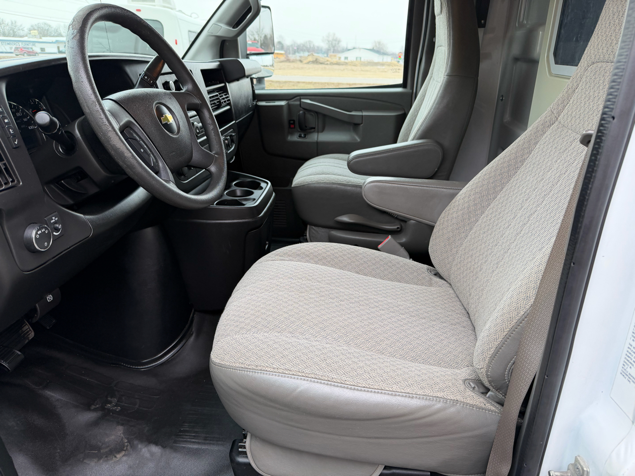 Chevrolet Express G3500 139" 2017