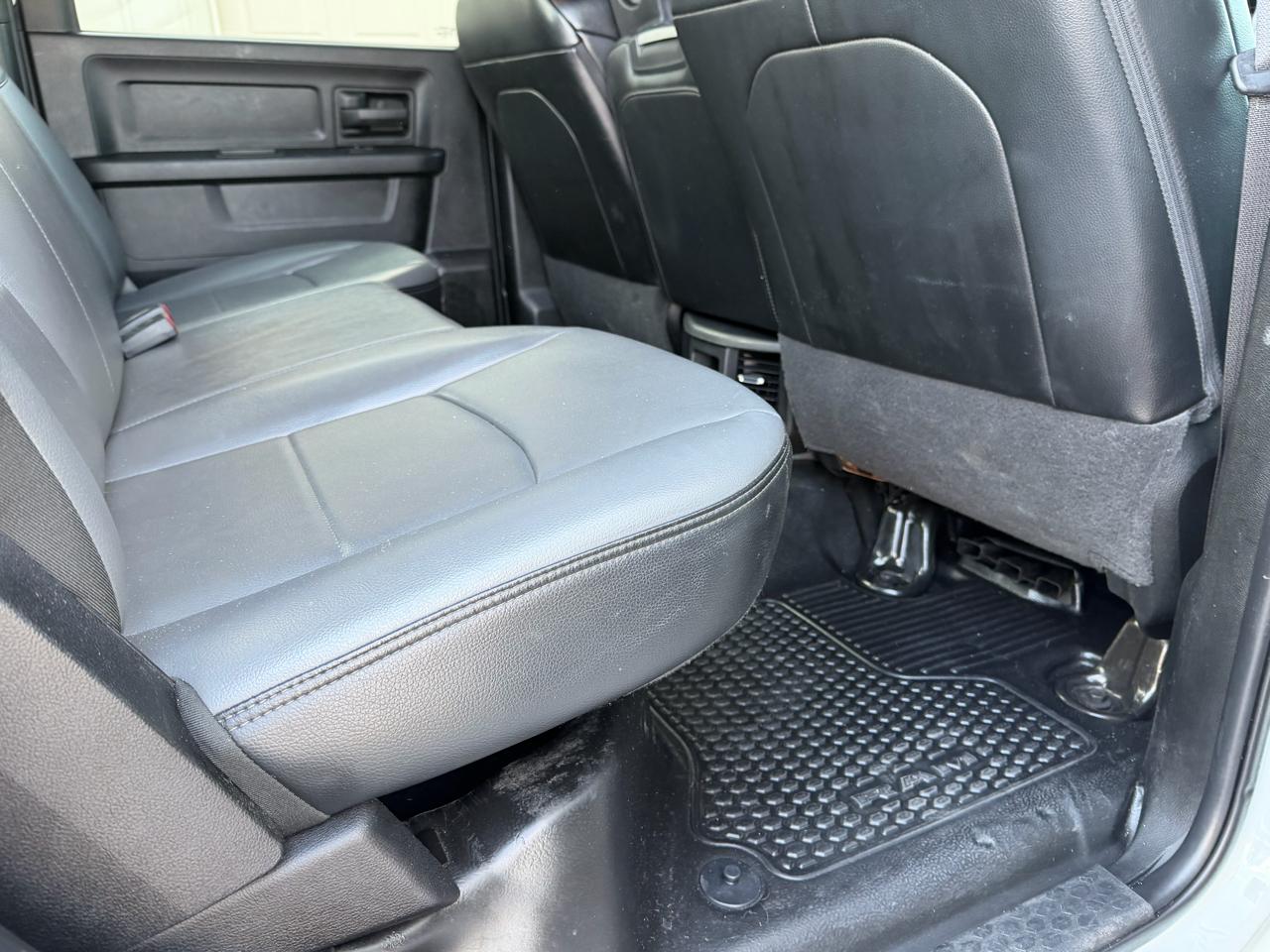 RAM 3500 Tradesman Crew Cab 4WD DRW 2024