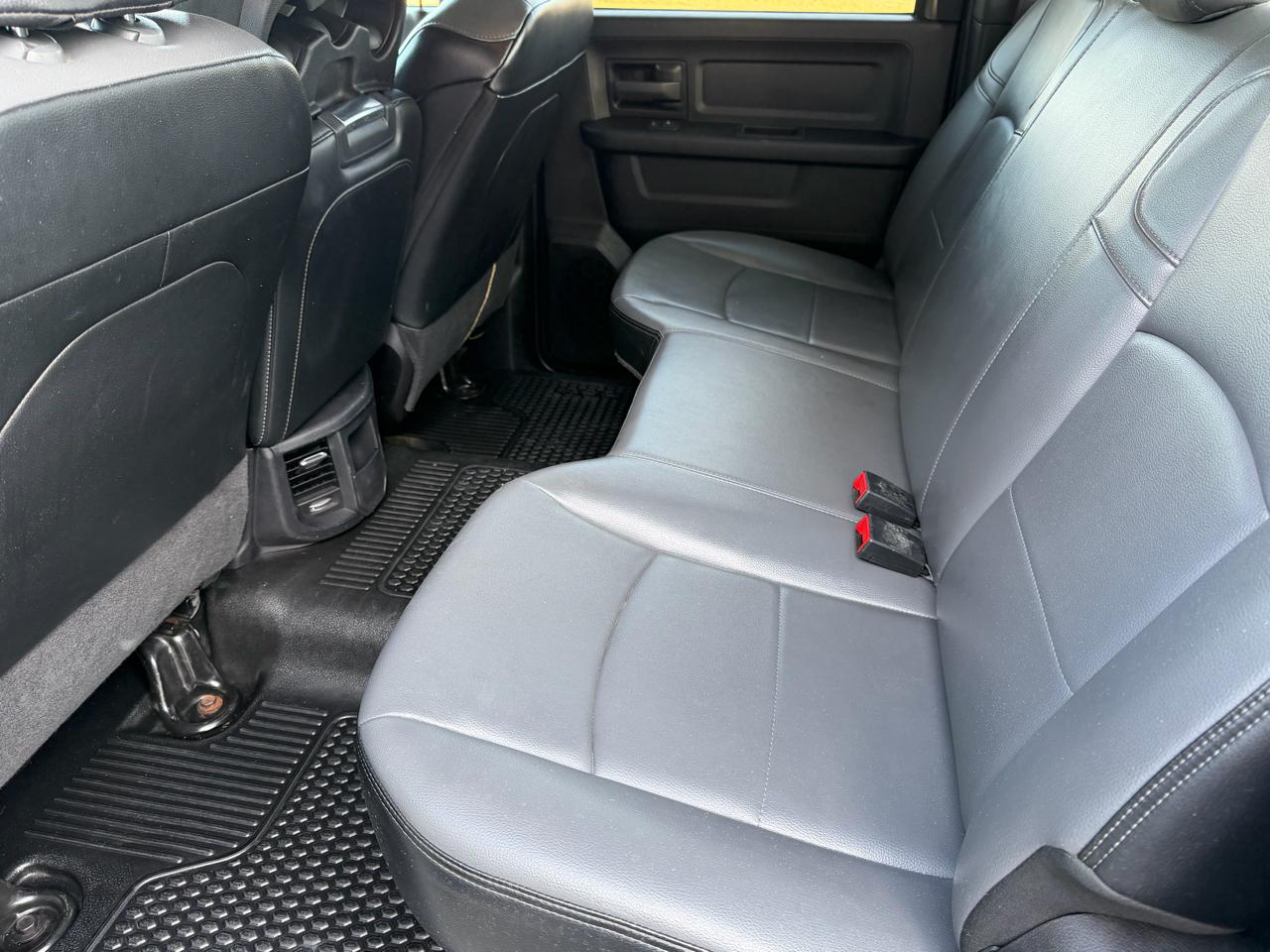 RAM 3500 Tradesman Crew Cab 4WD DRW 2024