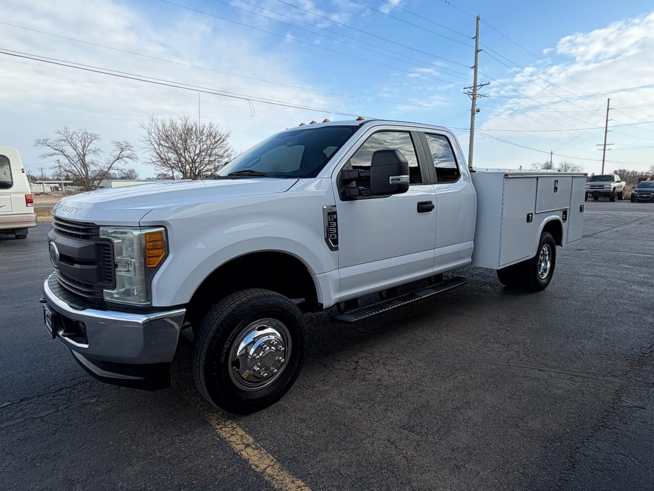 Ford F-350 SD Lariat SuperCab Long Bed DRW 4WD 2017