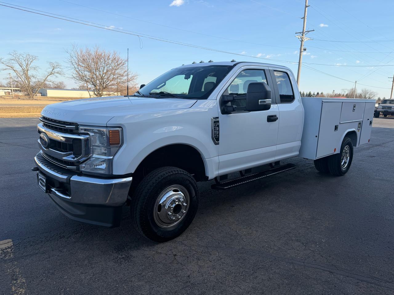 Ford F-350 SD XL SuperCab Long Bed 4WD DRW 2022