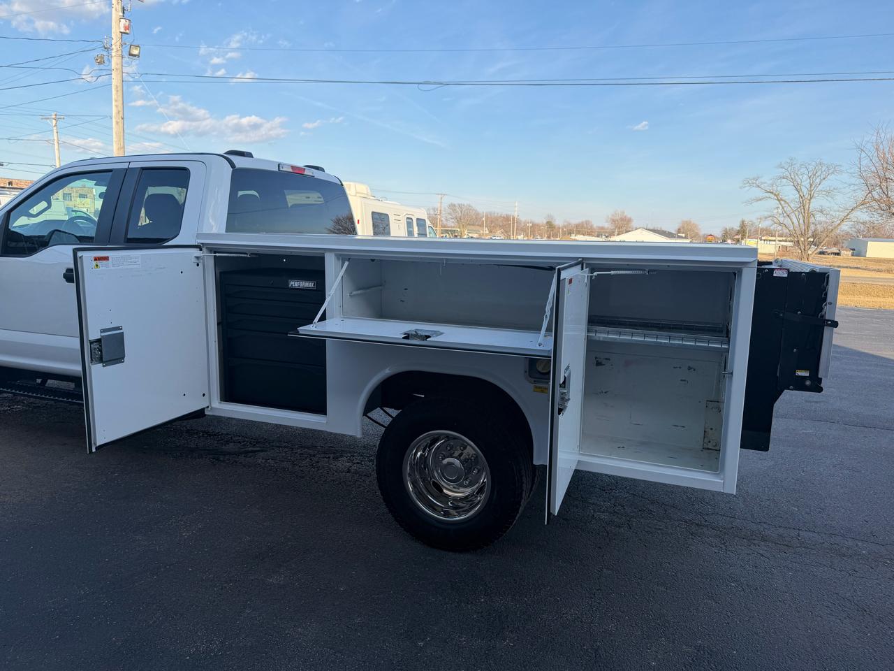 Ford F-350 SD XL SuperCab Long Bed 4WD DRW 2022