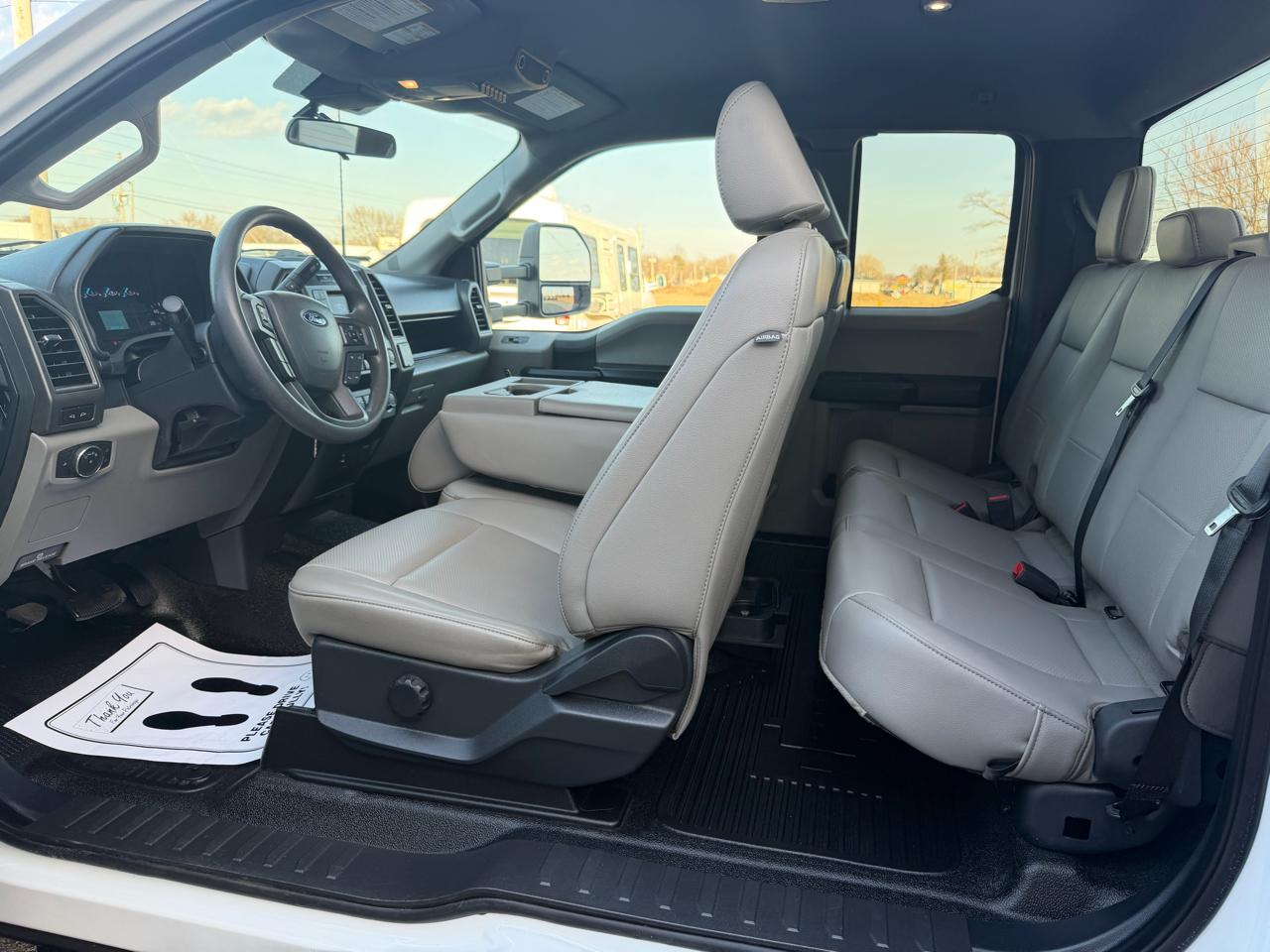 Ford F-350 SD XL SuperCab Long Bed 4WD DRW 2022