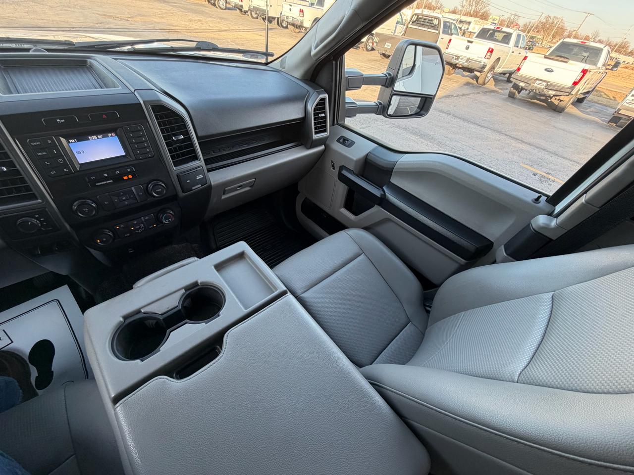 Ford F-350 SD XL SuperCab Long Bed 4WD DRW 2022