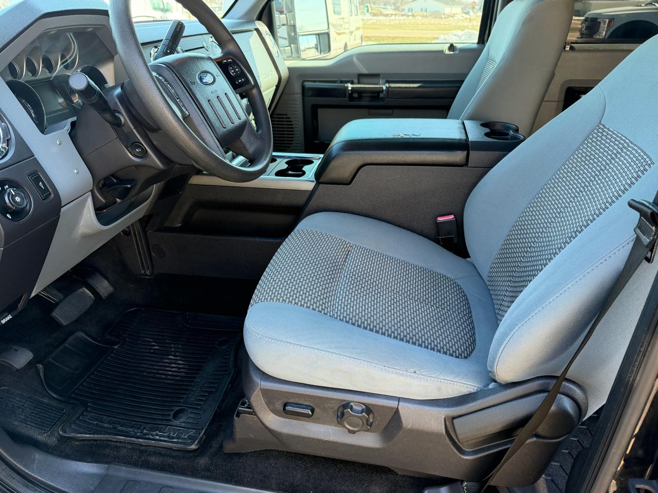 Ford F-350 SD XLT Crew Cab Long Bed DRW 4WD 2012