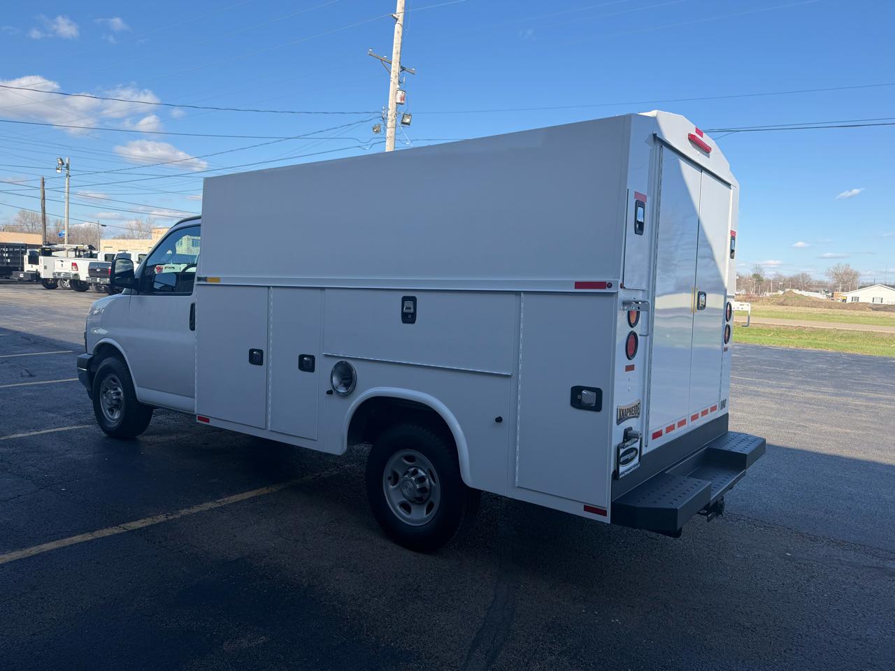 Chevrolet Express G3500 139" 2017