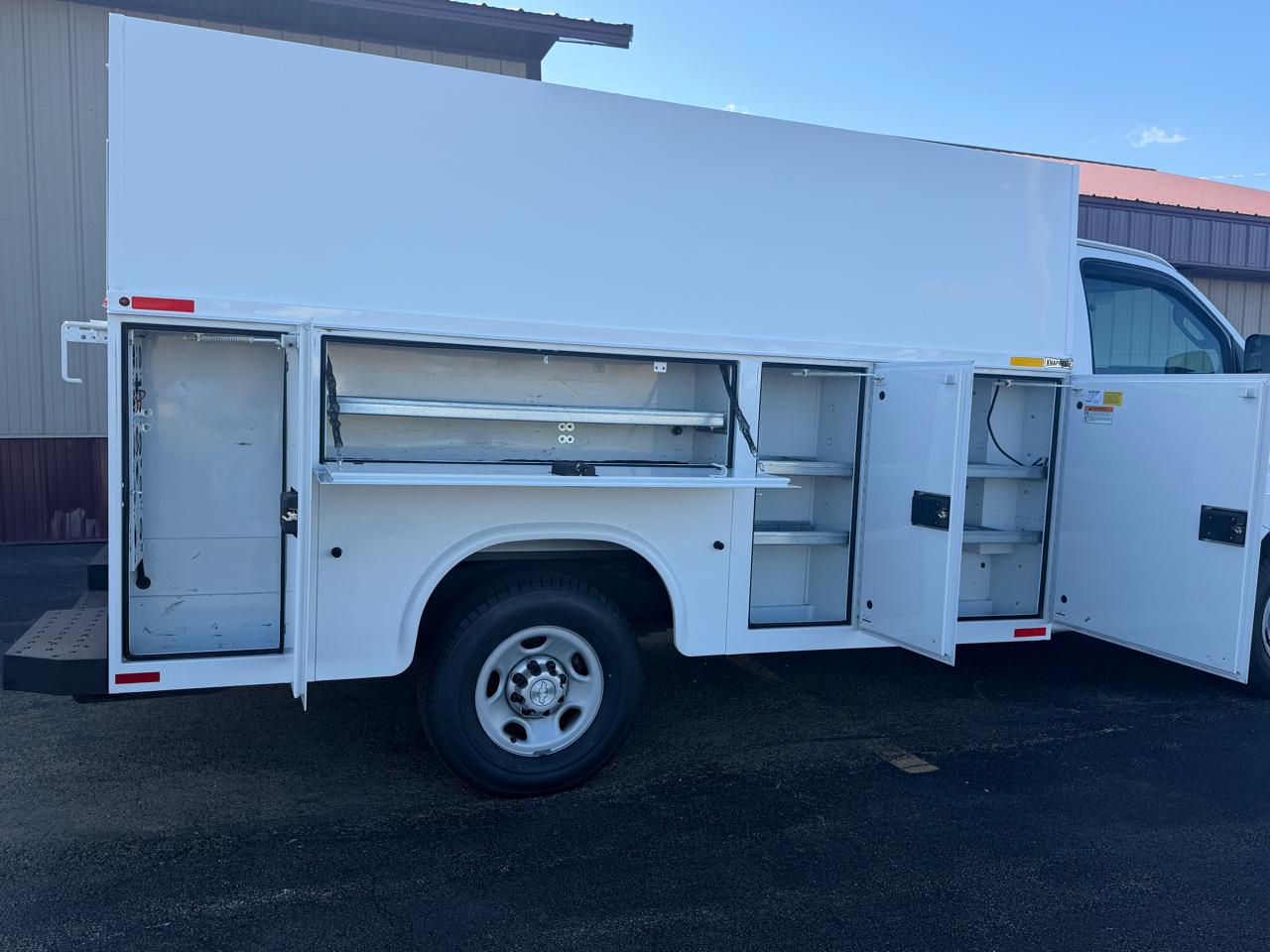 Chevrolet Express G3500 139" 2017