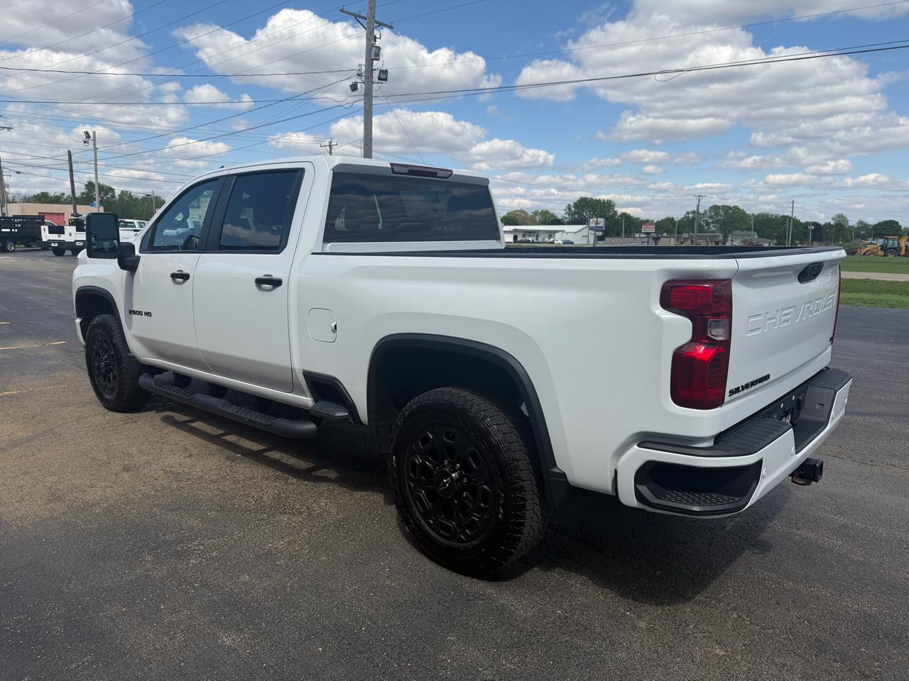 Chevrolet Silverado 2500HD 4WD Crew Cab 167" LT w/1LT 2023