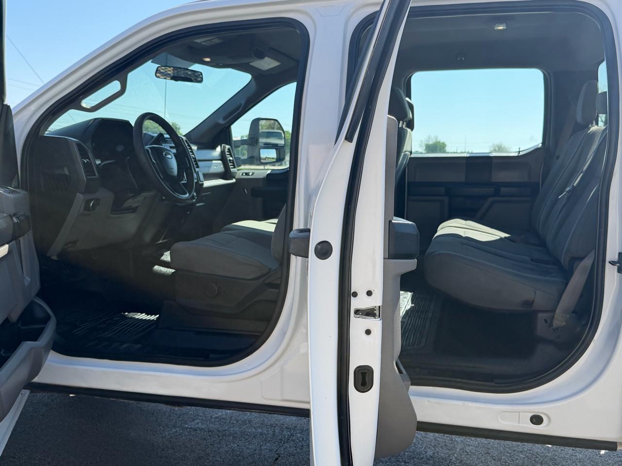 Ford F-350 SD XL Crew Cab LWB 4WD 2019
