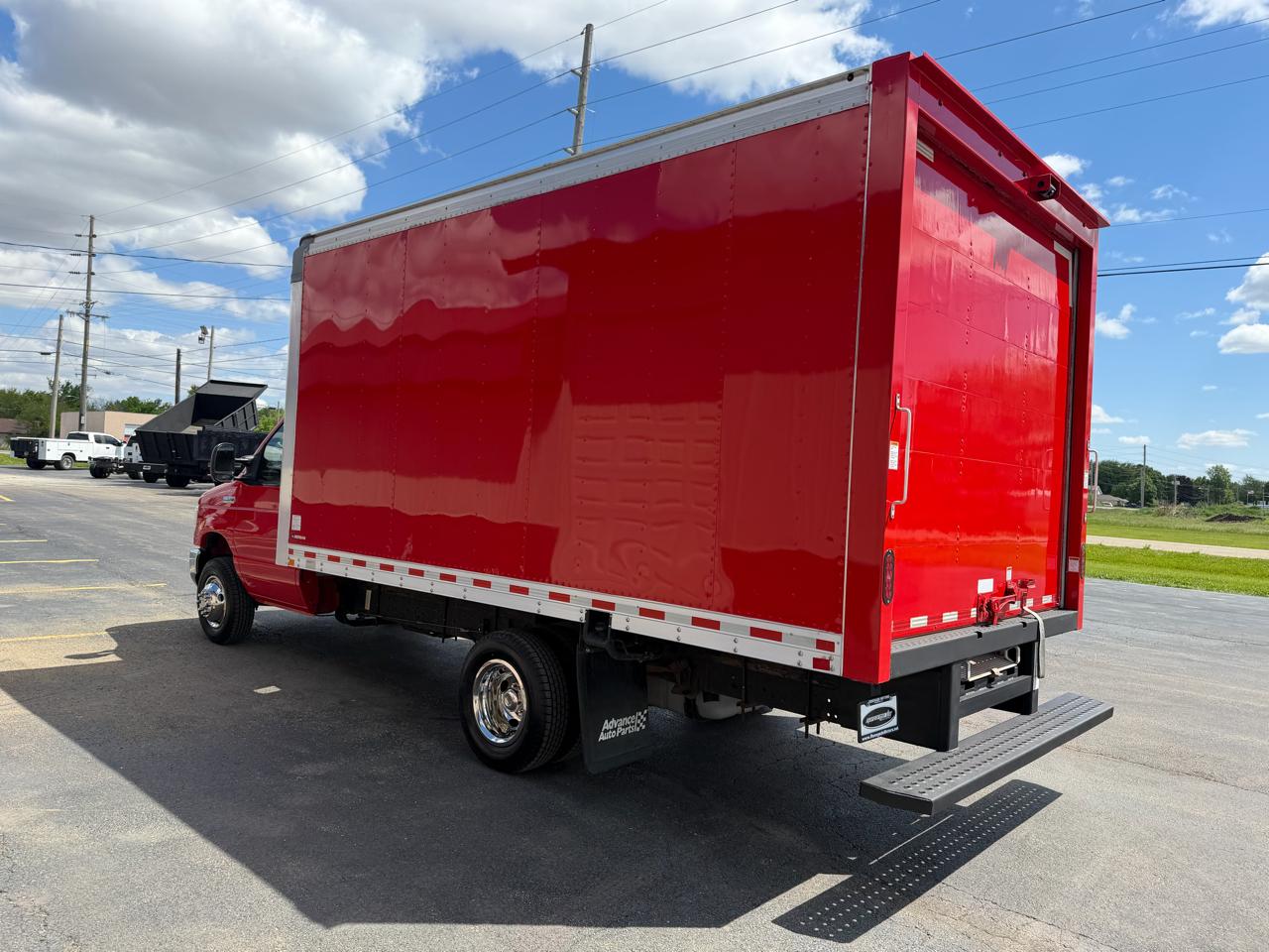 Ford Econoline E-350 Super Duty 2021