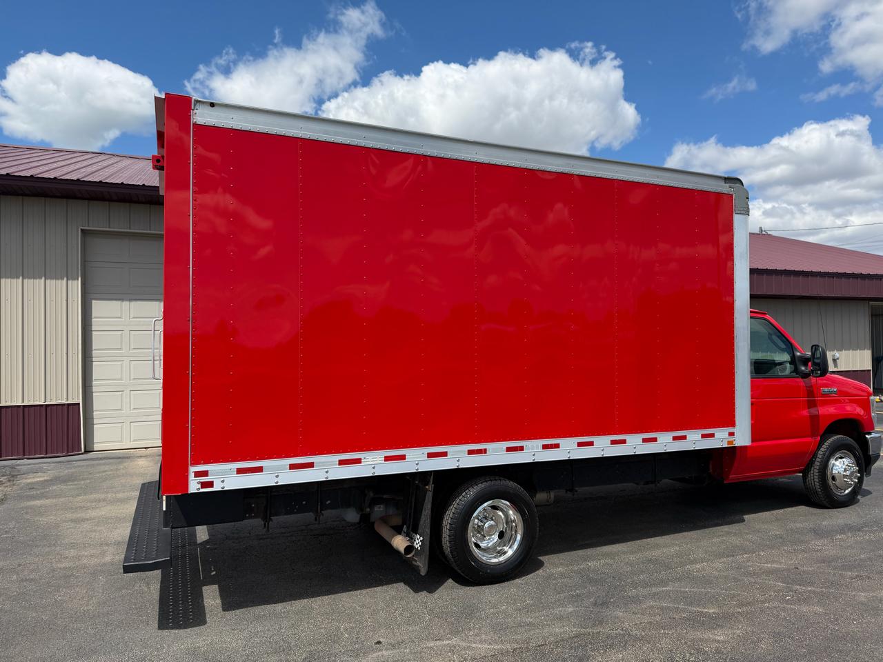 Ford Econoline E-350 Super Duty 2021