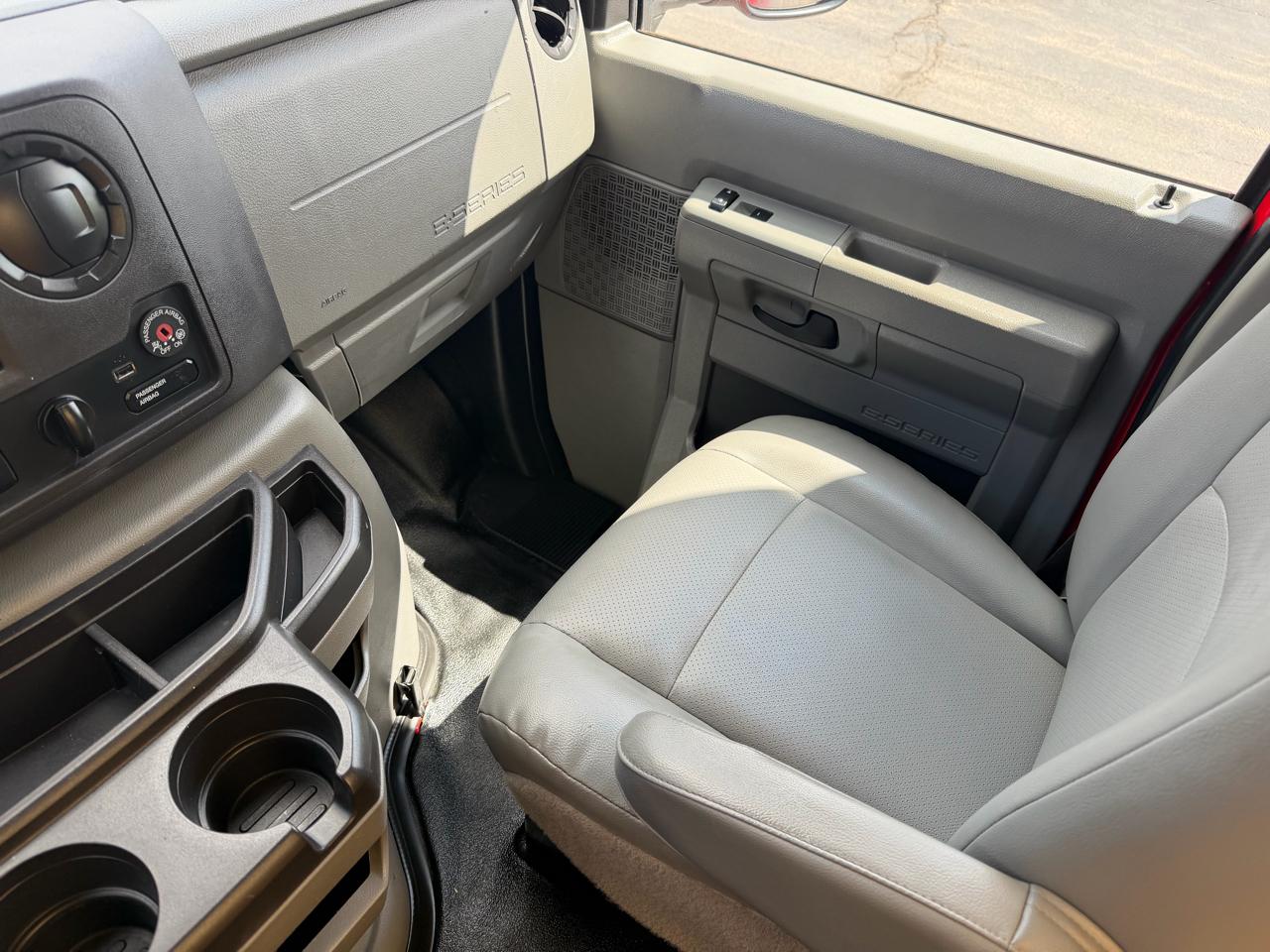 Ford Econoline E-350 Super Duty 2021