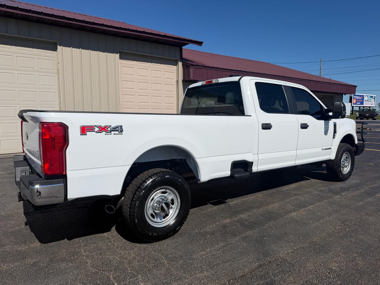Ford F-350 SD XL Crew Cab 4WD 2022