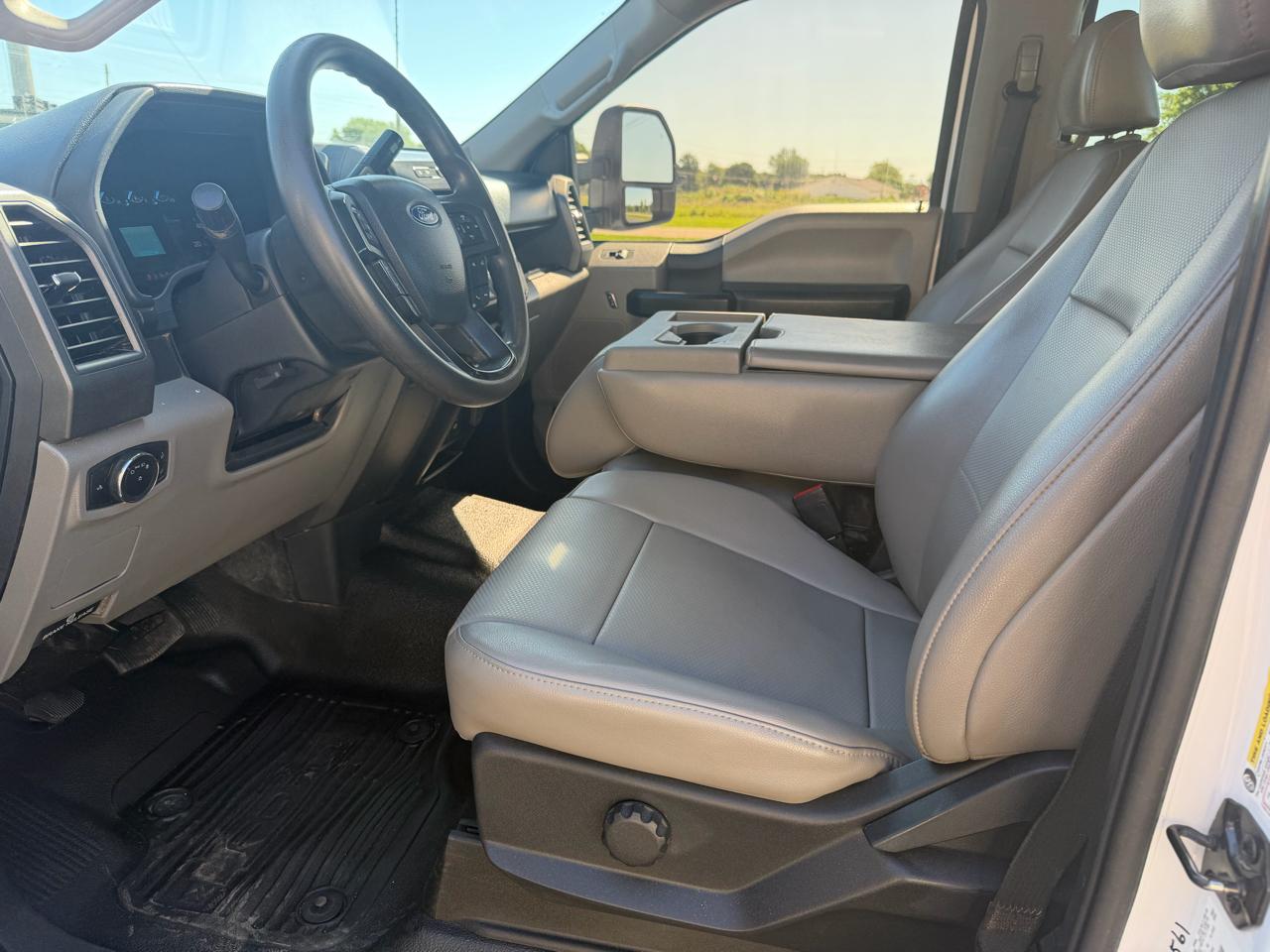 Ford F-350 SD XL Crew Cab 4WD 2022