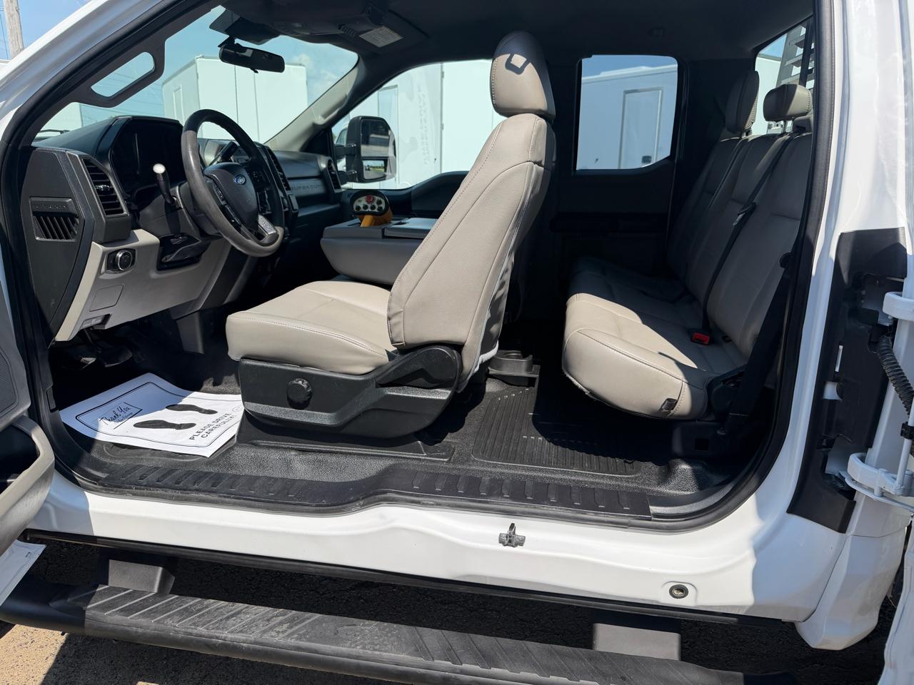 Ford F-350 SD XL SuperCab Long Bed 4WD DRW 2020