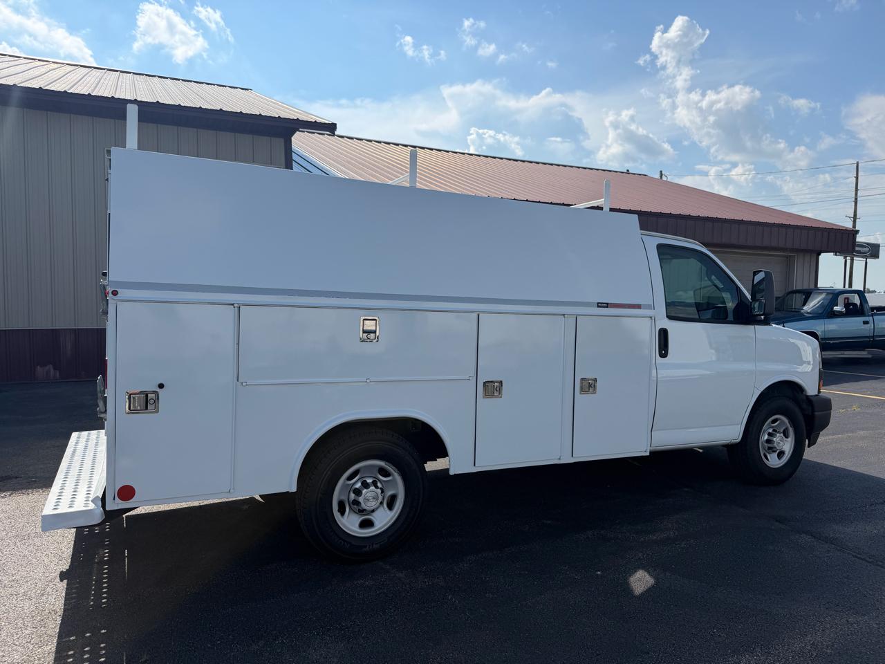 Chevrolet Express G3500 139" 2020