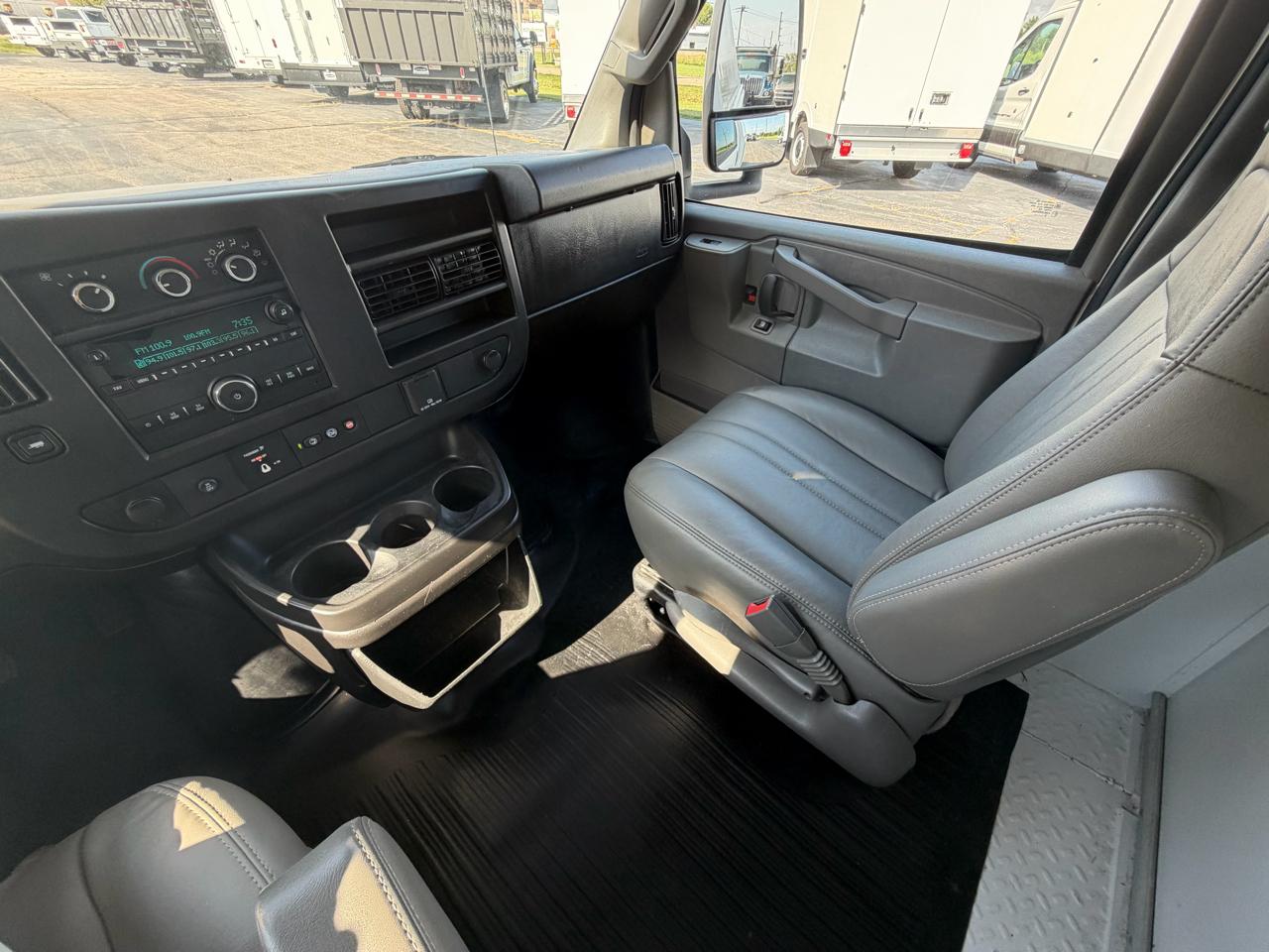 Chevrolet Express G3500 139" 2020