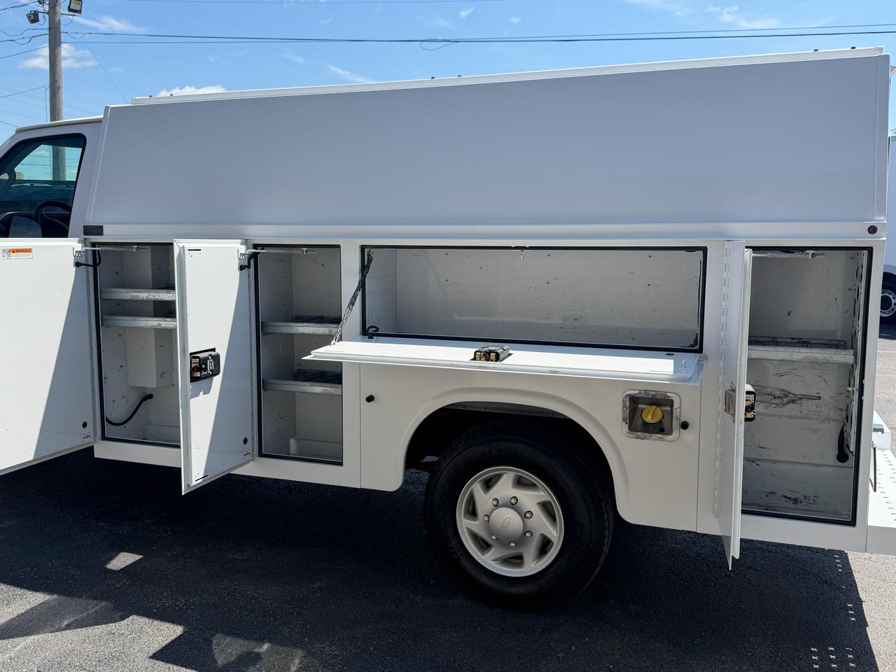 Ford Econoline E-350 Super Duty 2010