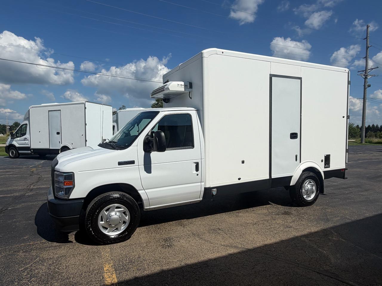 Ford Econoline E-350 Super Duty 2023