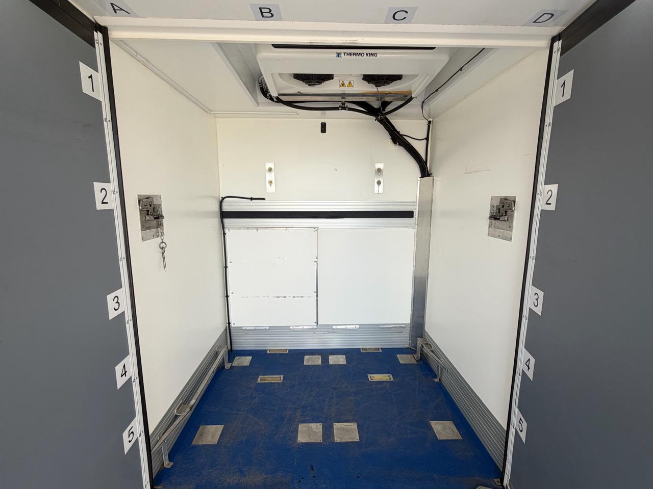 Ford Econoline E-350 Super Duty 2023