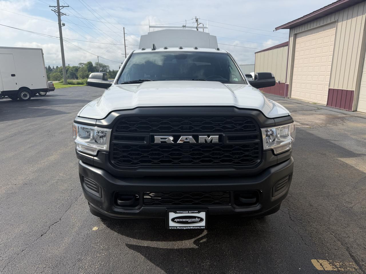 RAM 3500 Regular Cab Standard Weel Base 4WD 2021