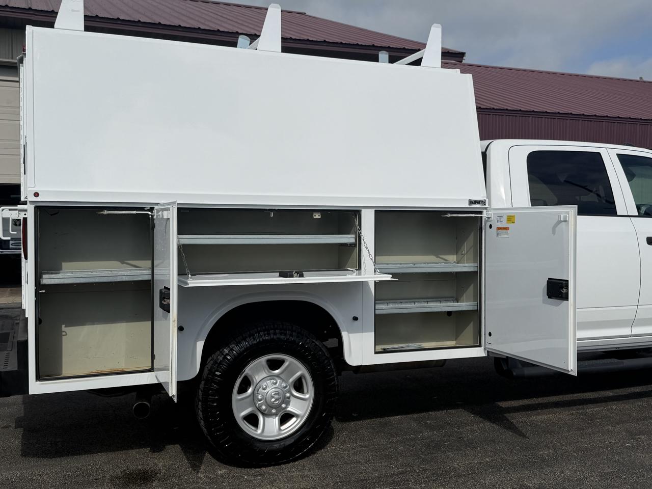 RAM 3500 Regular Cab Standard Weel Base 4WD 2021