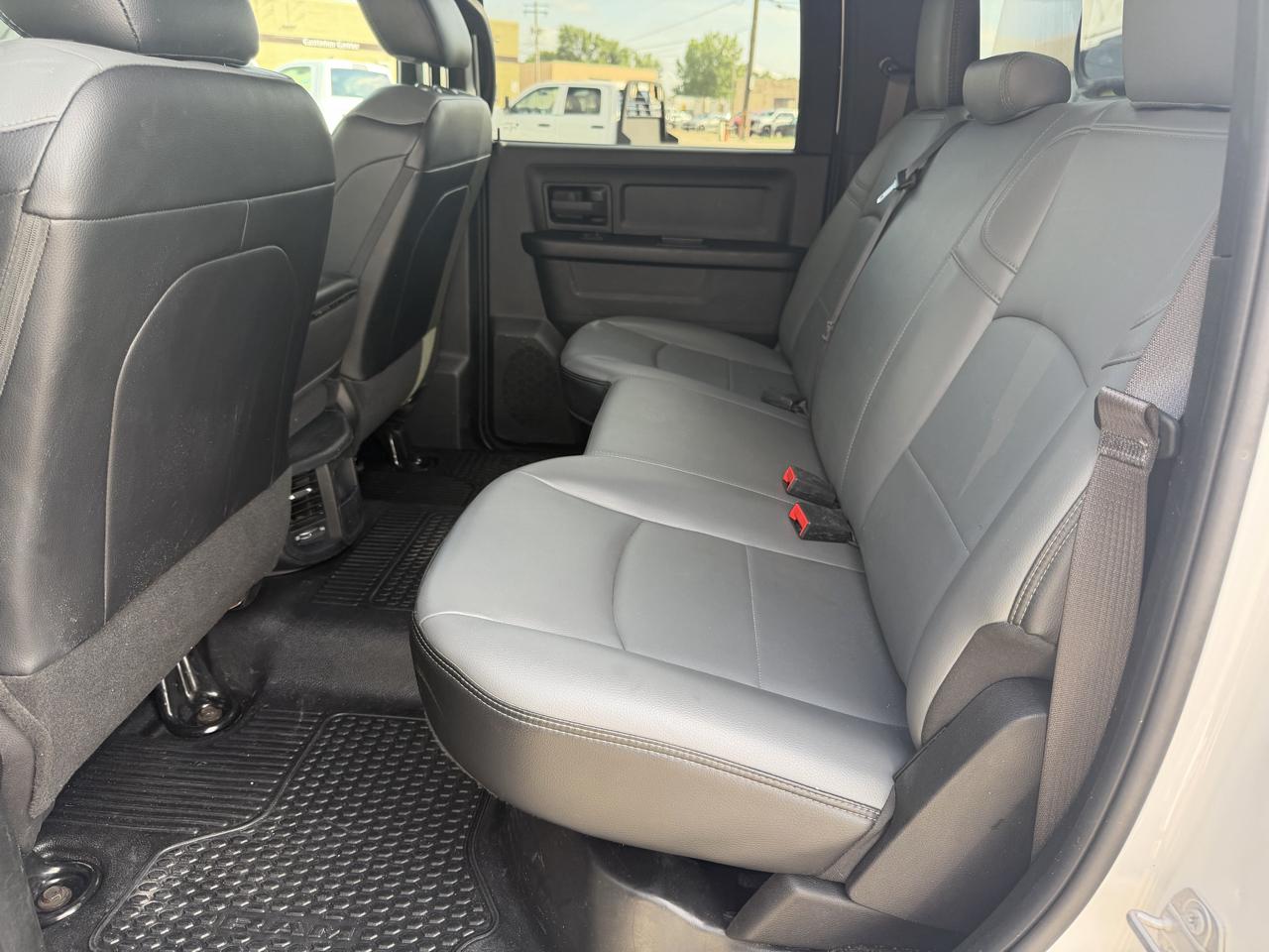 RAM 3500 Regular Cab Standard Weel Base 4WD 2021