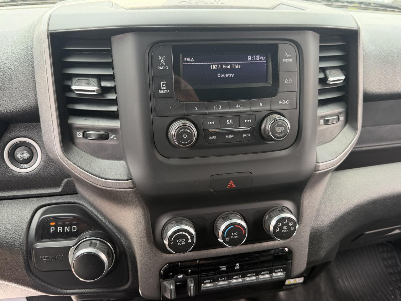 RAM 3500 Regular Cab Standard Weel Base 4WD 2021