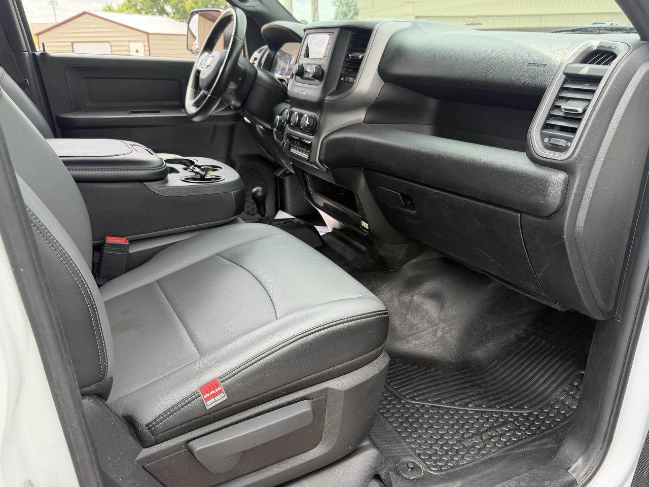 RAM 3500 Regular Cab Standard Weel Base 4WD 2021