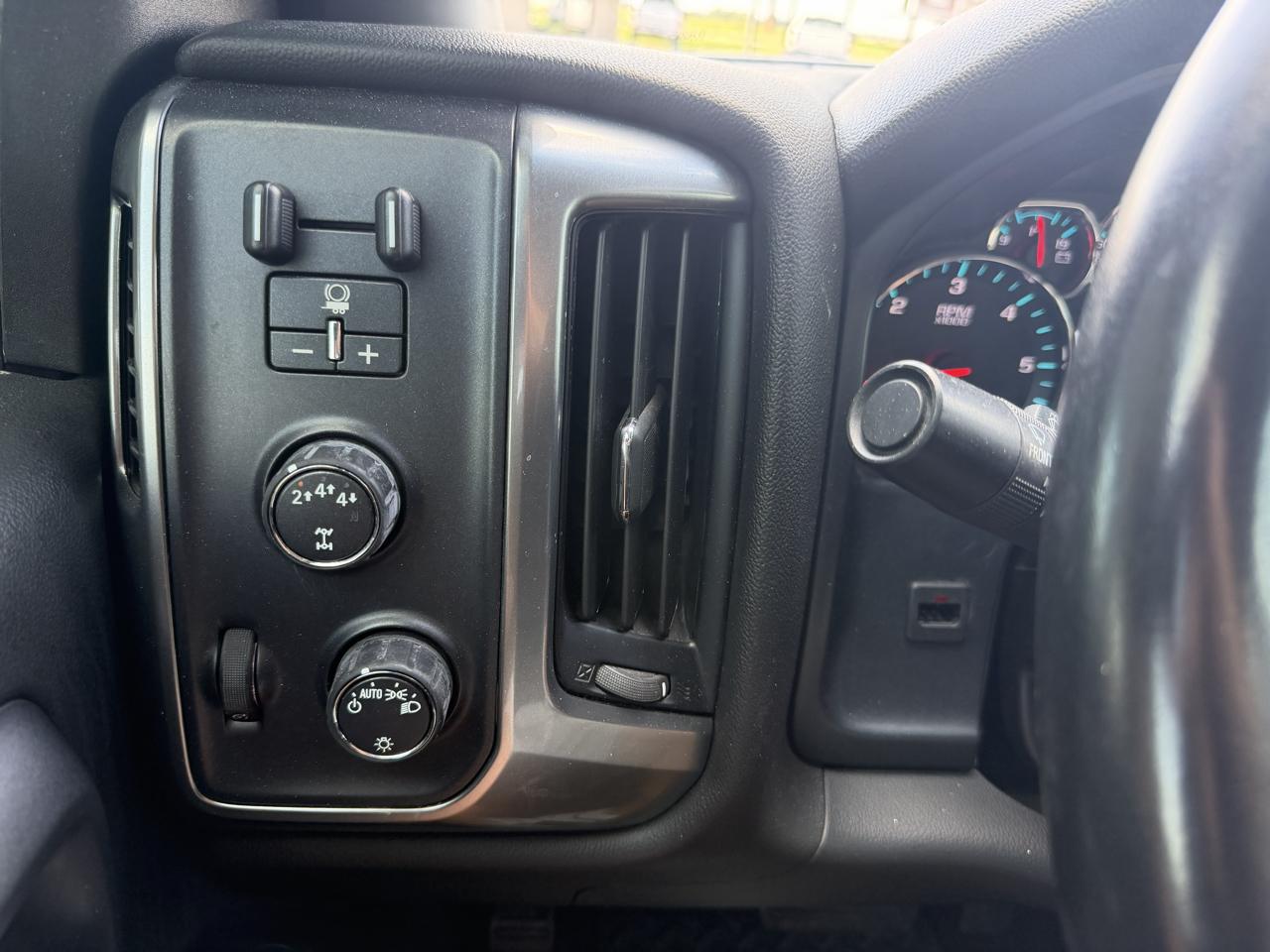 Chevrolet Silverado 2500HD LT Crew Cab 4WD 2017