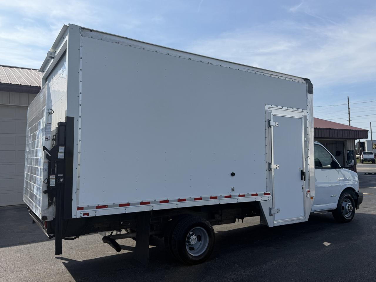 Chevrolet Express G4500 177" 2021