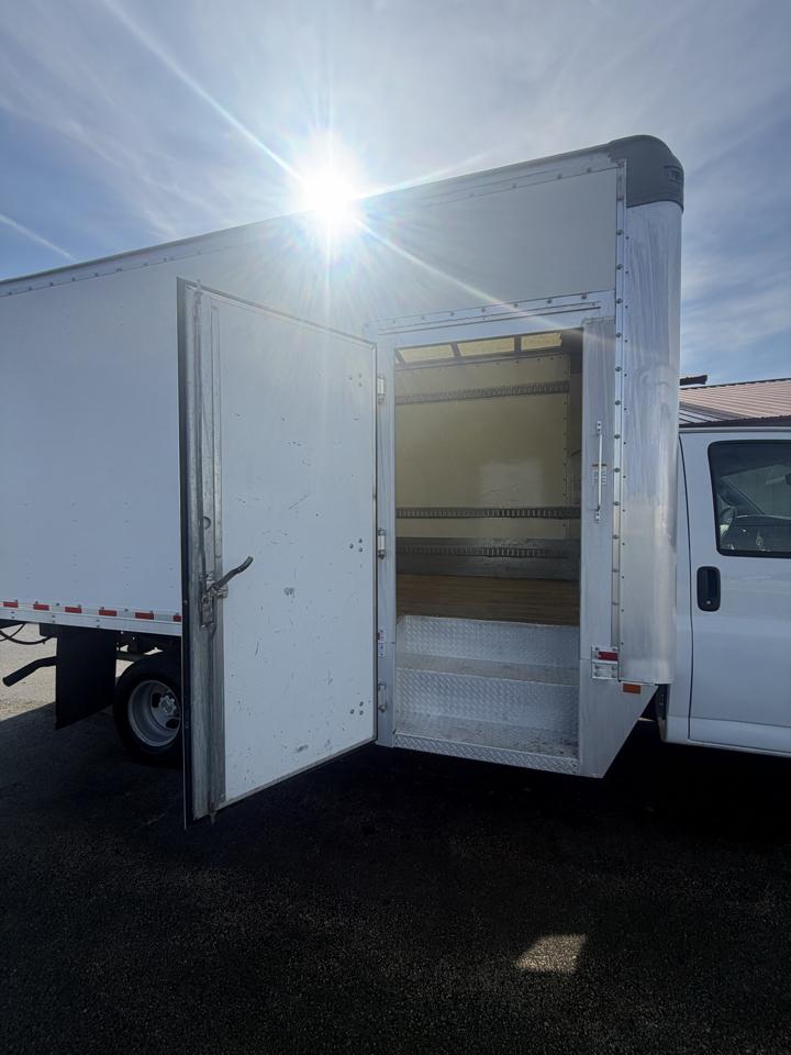 Chevrolet Express G4500 177" 2021