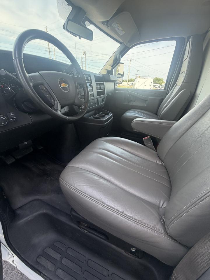 Chevrolet Express G4500 177" 2021