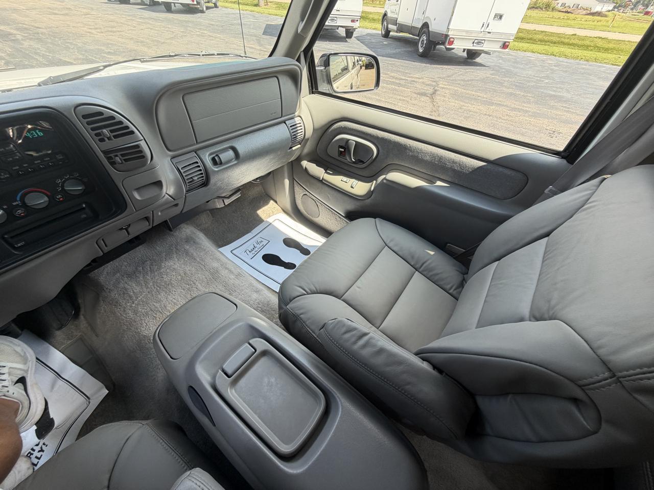 GMC Suburban 1500 4WD 1999