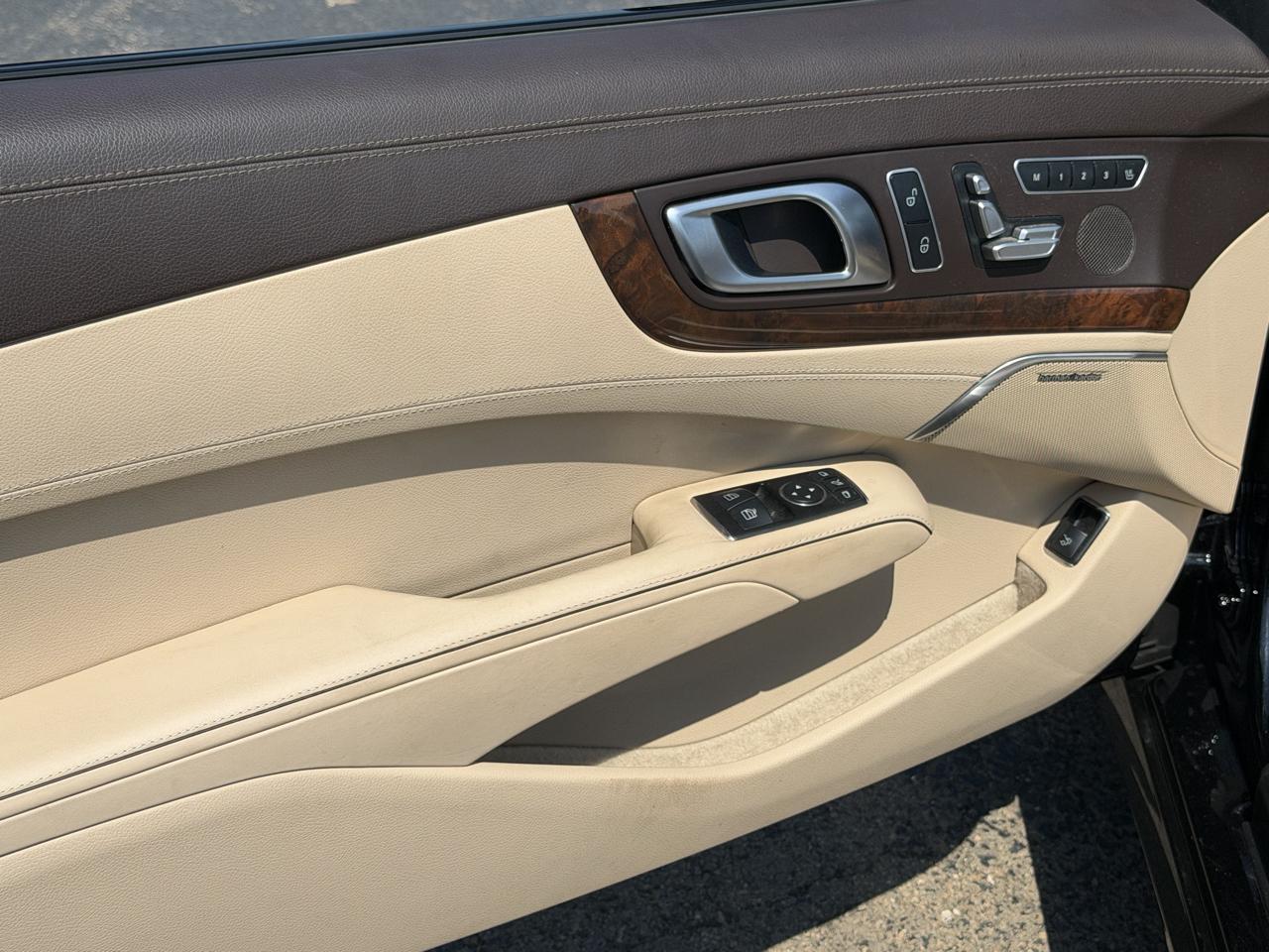 Mercedes-Benz SL-Class SL550 2D Roadster 2013