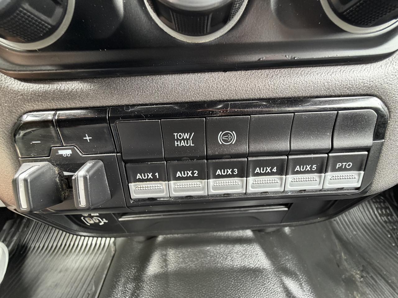 RAM 5500 Crew Cab SWB 4WD DRW 2022