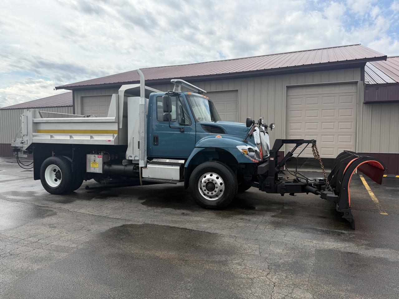International 7400  2017