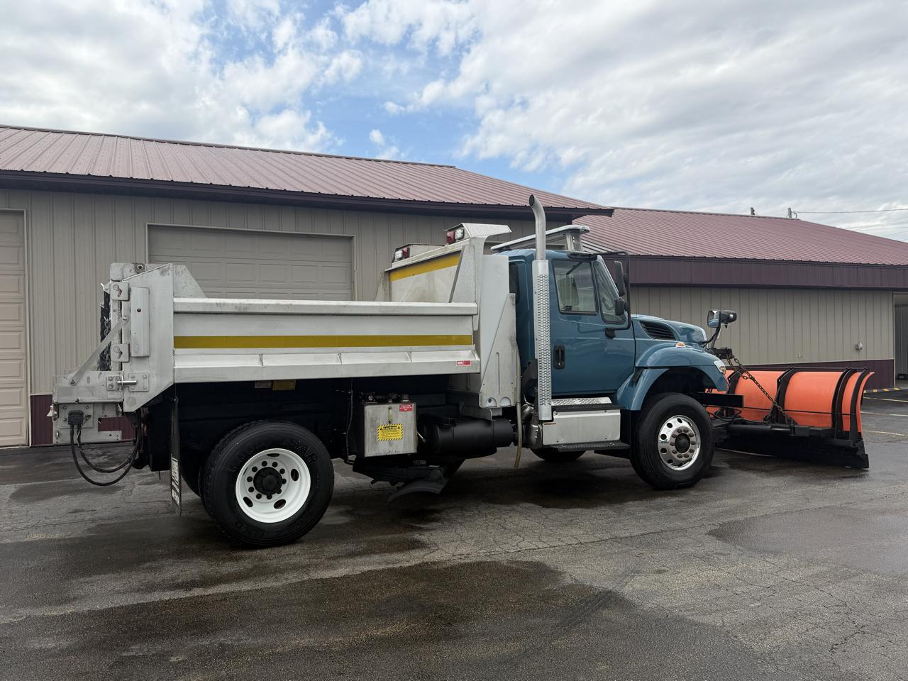 International 7400  2017