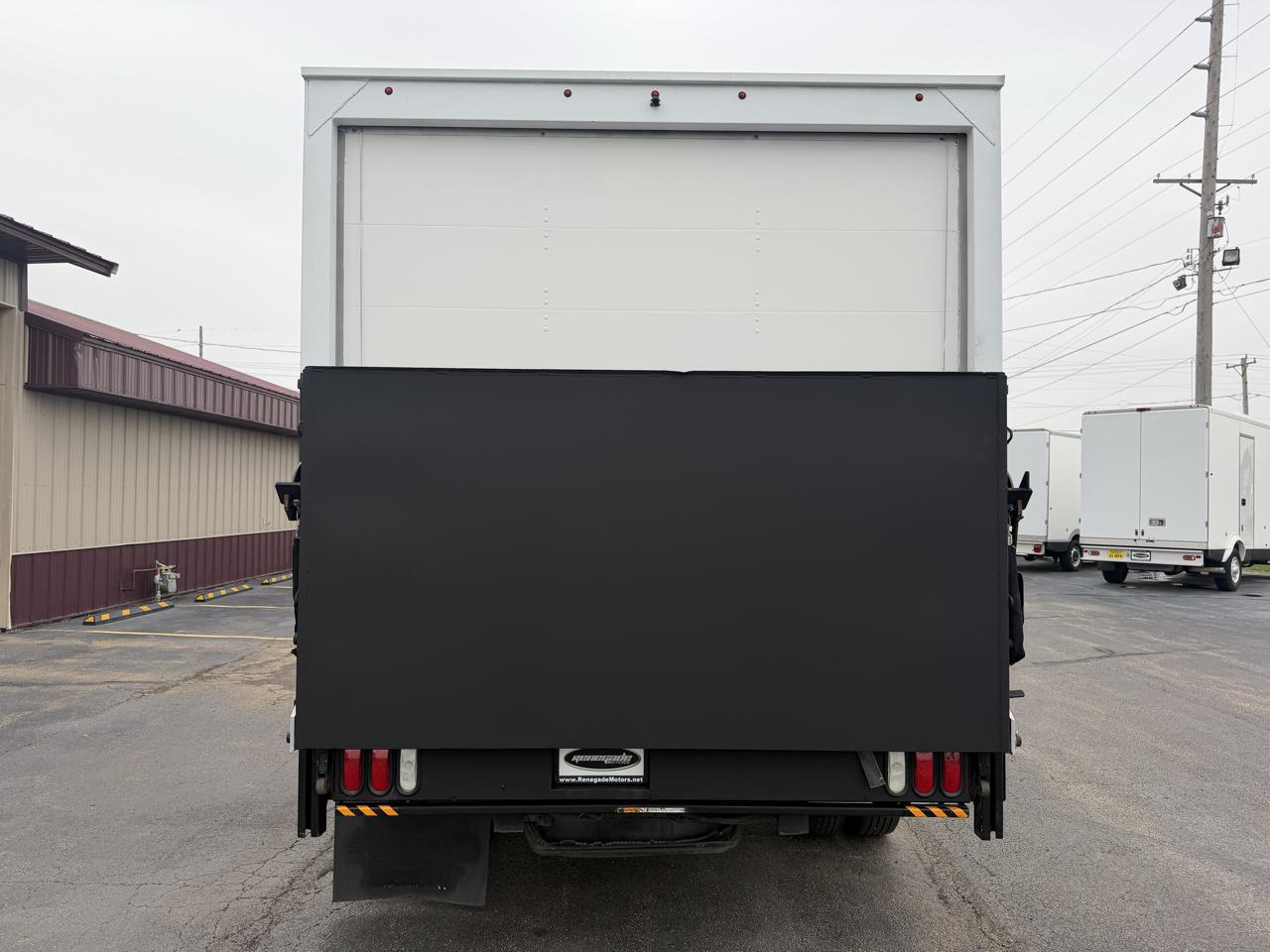 Ford Econoline E-450 2023