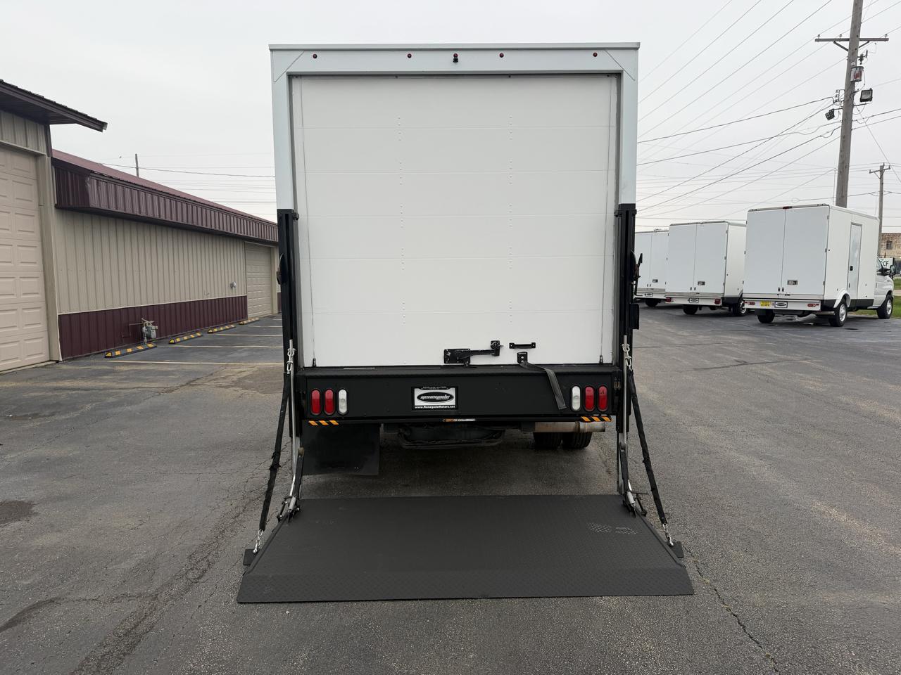 Ford Econoline E-450 2023